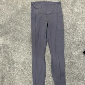 Yogalicious gray leggings. Size small.